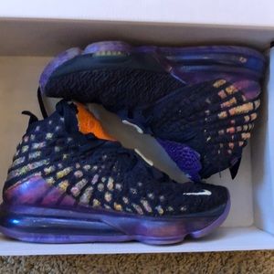 LEBRON XVll AS-monstars-size:7 mens; 8.5 womens